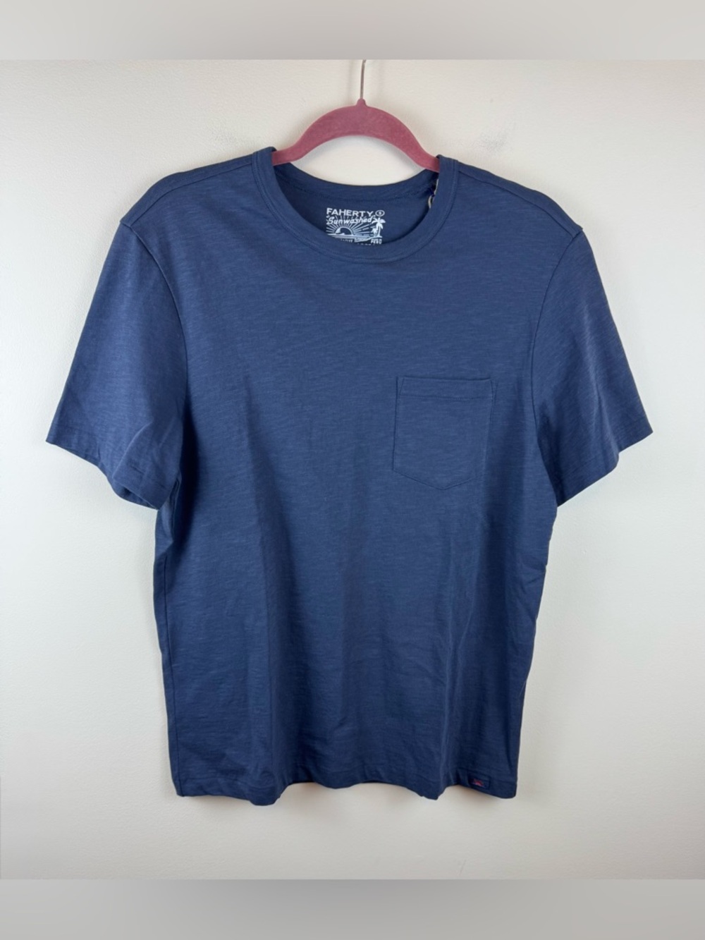 Faherty Sunwashed Pocket Tee in Dune Navy